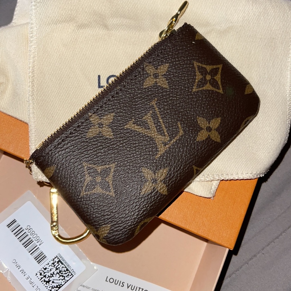 Authentic Louis Vuitton: PO.CLES MNG